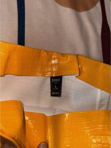 SHEIN Mustard Croc-Texture Mini Skirt 💛