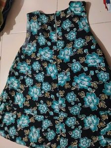 Floral Print Sleeveless Top