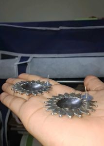 Stylish Sunflower Stud Earrings