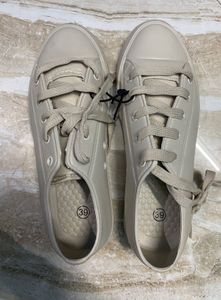 🔥 Brand New Stylish Beige Sneakers | Size 39