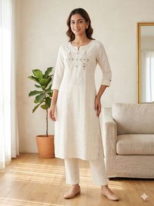 Elegant Embroidered Kurta🤍