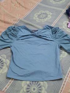 Chic Twist Front Cutout Top