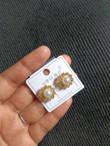 Elegant Pearl & Crystal Stud Earrings