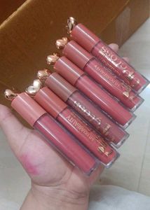 Luxury Lip Gloss Set.... 200 + lipsticks ... .. 6