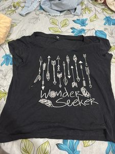 Graphic Print "Wonder Seeker" T-Shirt