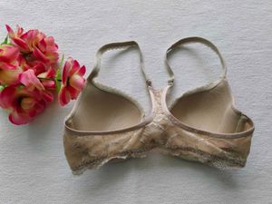 Victoria's secret : Beige Lace Trim inner