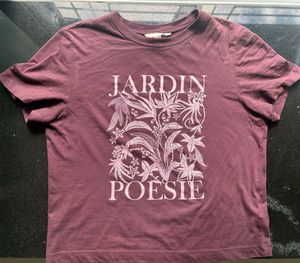 H&amp;M Maroon Graphic T-Shirt