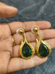 Elegant Gold Emerald Drop Earrings