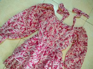 Bundle of summer Dresses 🥤🍒🥵🍧🍨🐚