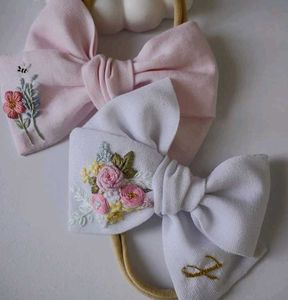 Hand Embroidered Hairbow set 🎀