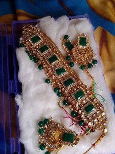 Fancy Choker Set In Good Condition