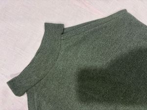 Ribbed Mock Neck Crop Top
