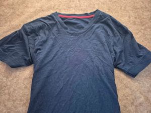Navy V-Neck T-Shirt ☆》