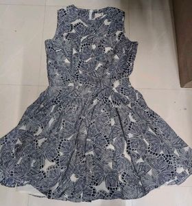 Chic Blue & White Sleeveless Dress