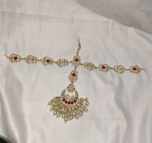 Elegant Pearl &amp; Stone Maang Tikka matha patti