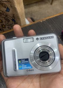 Samsung Digimax D860 digital camera