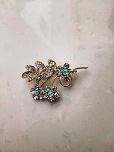 Elegant Rhinestone Flower Brooch Pin
