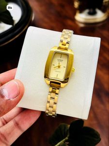 Casio For ladies watch ⌚️  PREMIUM QUALITY AT SALE