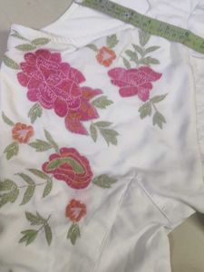 MAX White Embroidered V-Neck Top