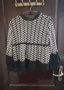 Chic Black & White Floral Print Top