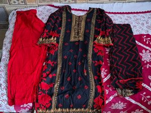 Elegant Black &amp; Red Kurta Set