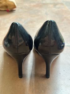 Truffle Collection Women's Black Stiletto Pumps