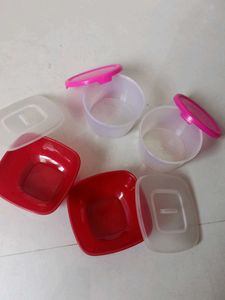 2 Pairs Of Plastic Containers For Snacks