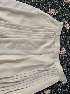 Elegant Pleated Midi Skirt