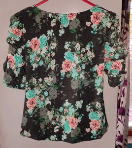 Floral Print Puff Sleeve Top