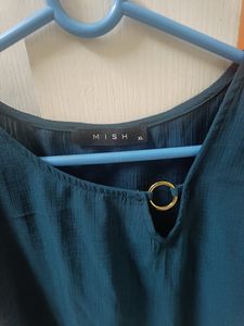 Stylish Sleeveless Blue Top