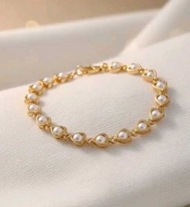 Elegant Pearl Heart Bracelet
