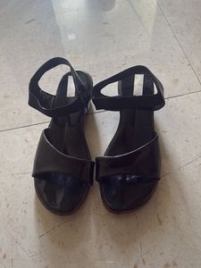 Stylish Black Flat Sandals