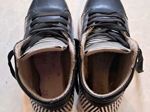 Stylish Black Striped Sneakers