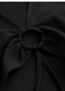 H&amp;M Chic Ring Detail Cut-Out Crop Top