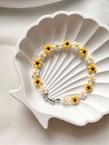 Set of 2 floral Beaded Bracelet🌷💌💟