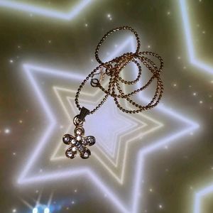 Sparkling Gold Flower Pendant Necklace
