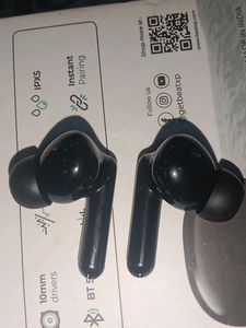 THE WIRELESS EARBUDS
