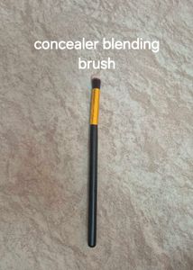 Set of 5 Makeup brushes