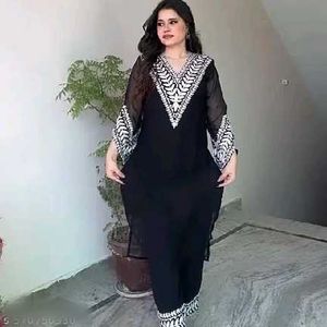 Elegant Black Embroidered Kurta
