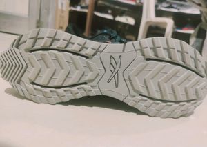 Reebok Men's Casual Shoes. Like New . Good Conditi