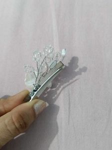 Elegant Beaded Leaf Hair Clip