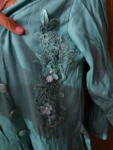 Beautiful Teal Kurta with Floral Embellishment