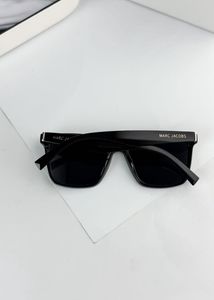 MARC JACOBS BLACK 6000