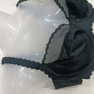 Black 🪔Sheer Trim Bra