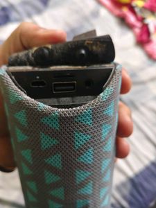 Portable Bluetooth Speaker FOR REPAIR