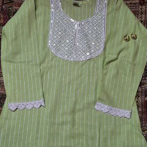 Elegant Green Embellished Kurti