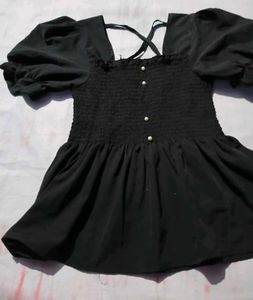 Chic Black Smocked Puff Sleeve Top