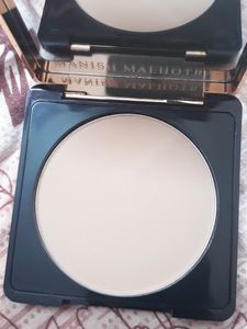 Myglamm manish Malhotra Compact Neutral Champagne