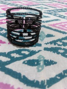 Sparkling Black Bangle Set