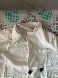Chic White Blazer &amp; Shorts Set